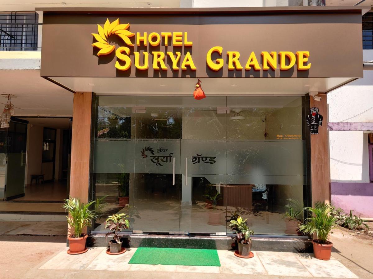 Hotel Surya Grande Kudal  Buitenkant foto