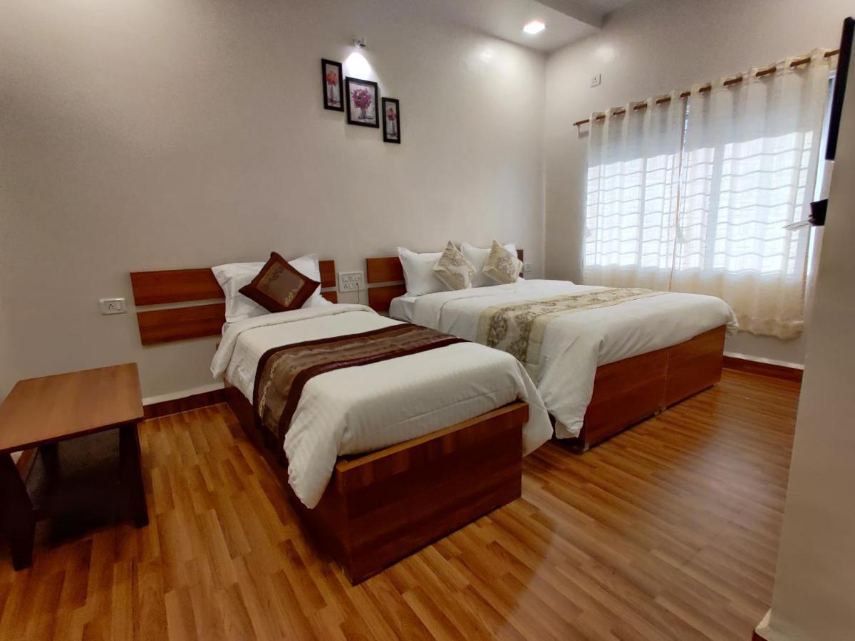Hotel Surya Grande Kudal  Buitenkant foto
