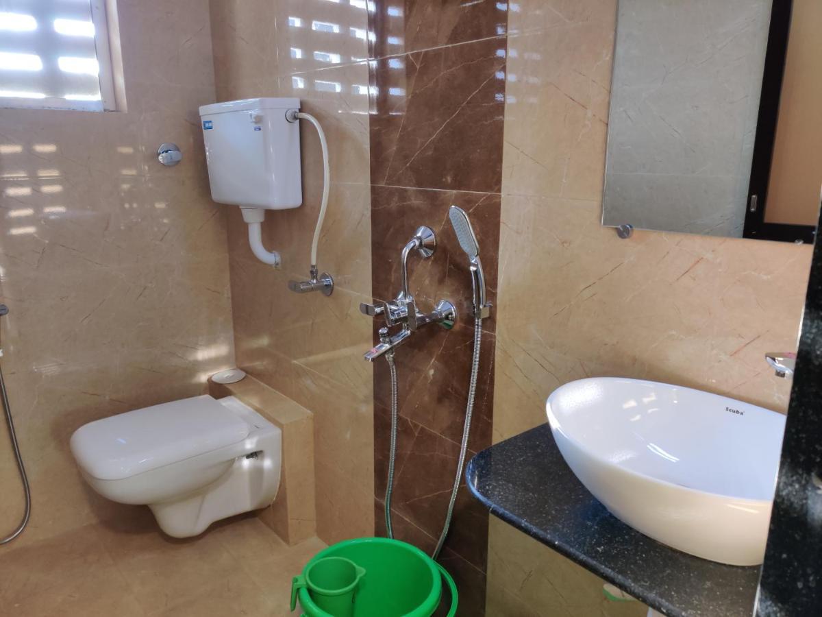 Hotel Surya Grande Kudal  Buitenkant foto
