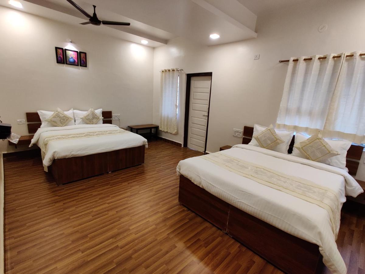 Hotel Surya Grande Kudal  Buitenkant foto